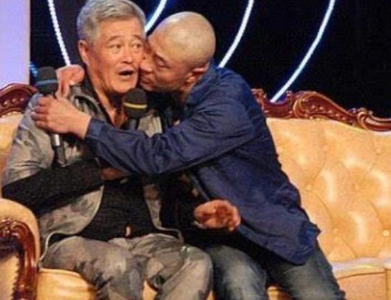 赵本山徒弟刘小光照片,赵本山徒弟的喜剧风采